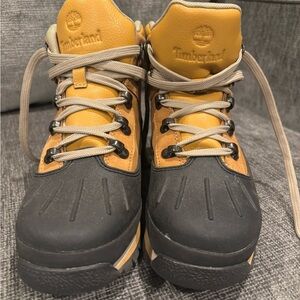 Timberland Boys insulated Snow/Rain Boots Size 4 Wheat Waterproof - Near Perfect
